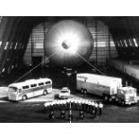 Zeppelin, Konvolut von 20 s/w Fotografien mit Zeppelin-Motiven, spätere Abzüge, eines