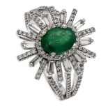 Smaragd-Brillant-Ring WG 750/000 mit einem oval fac. Smaragd 0,92 ct in sehr guter Farbe,10