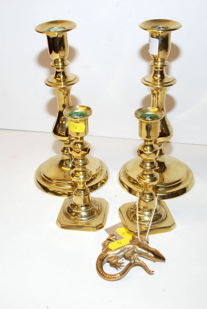 TWO PAIRS OF 19TH CENTURY BRASS CANDLESTICKS ALONG WITH A BRASS LIZARD PAPER WEIGHT