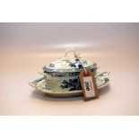 A WORCESTER BLUE AND WHITE BUTTER TUB WITH COVER AND STAND (SOME CHIPS TO FLOWERS) TRANSFER PRINTED