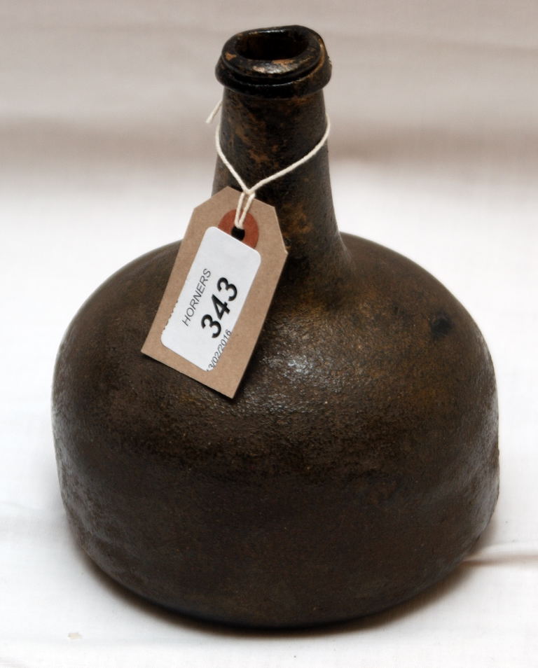 17TH CENTURY GLASS MALLET SHAPED BOTTLE WITH UNUSUAL GILT APPLIED DECORATION