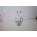 CHINESE BOTTLE VASE DECORATED WITH FLOWERS,