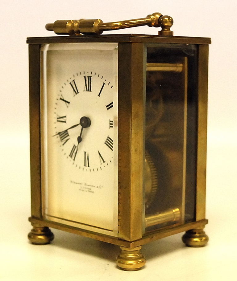 A MODERN BRASS CARRIAGE CLOCK WITH FRENCH MOVEMENT - Image 2 of 3