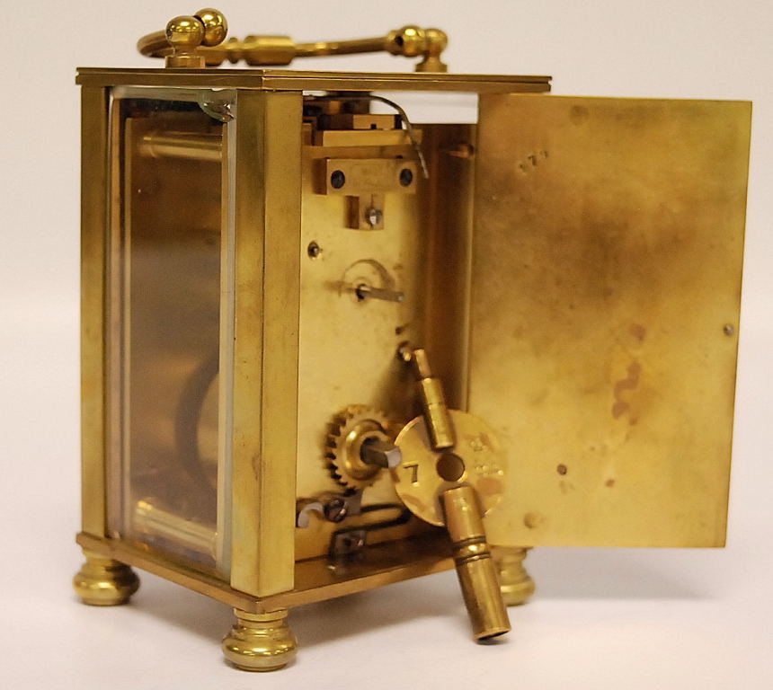 A MODERN BRASS CARRIAGE CLOCK WITH FRENCH MOVEMENT - Image 3 of 3