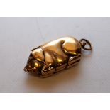 ANTIQUE NOVELTY BRASS PIG SOVEREIGN CASE,