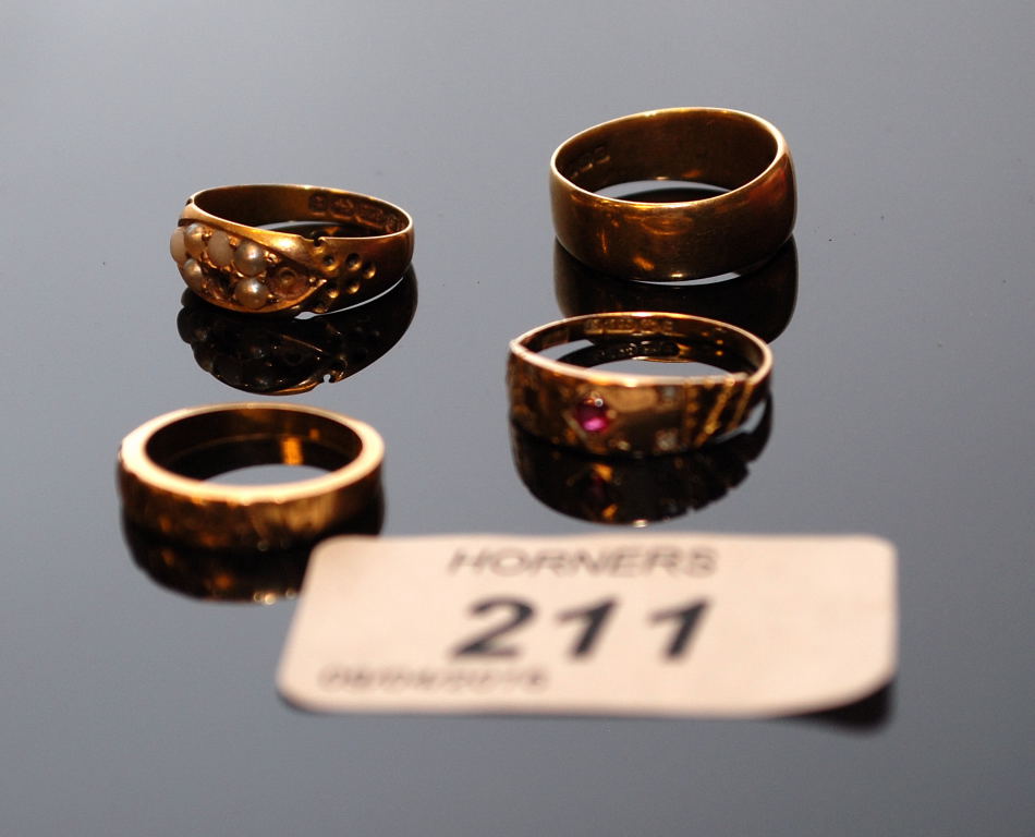 FOUR GOLD RINGS INCLUDING AN MIZPAH, - Image 4 of 10