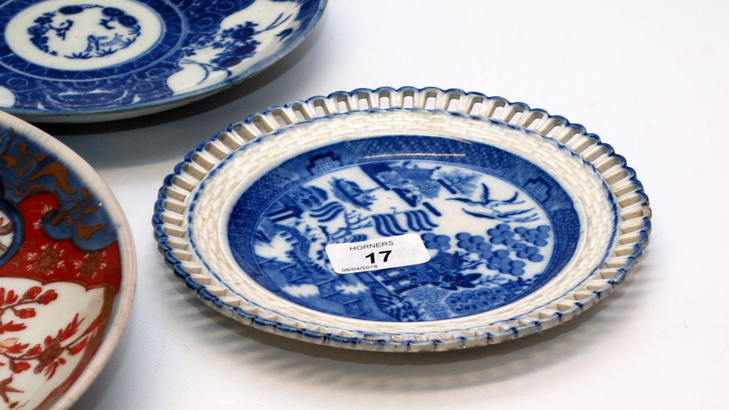 AN 19TH CENTURY IMARI CHARGER 32. - Image 3 of 16