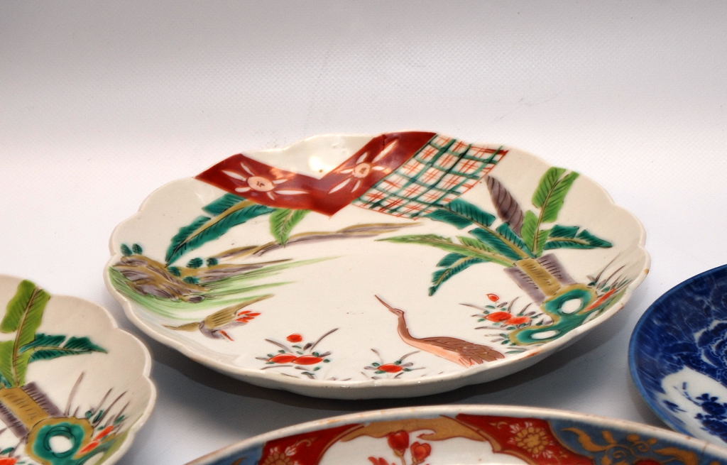 AN 19TH CENTURY IMARI CHARGER 32. - Image 5 of 16