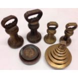 COLLECTION OF OLD BRASS BELL WEIGHTS 2 X 4LBS AND 2 X ILB BRONZE WEIGHT DATED 1826 AND 1 LB