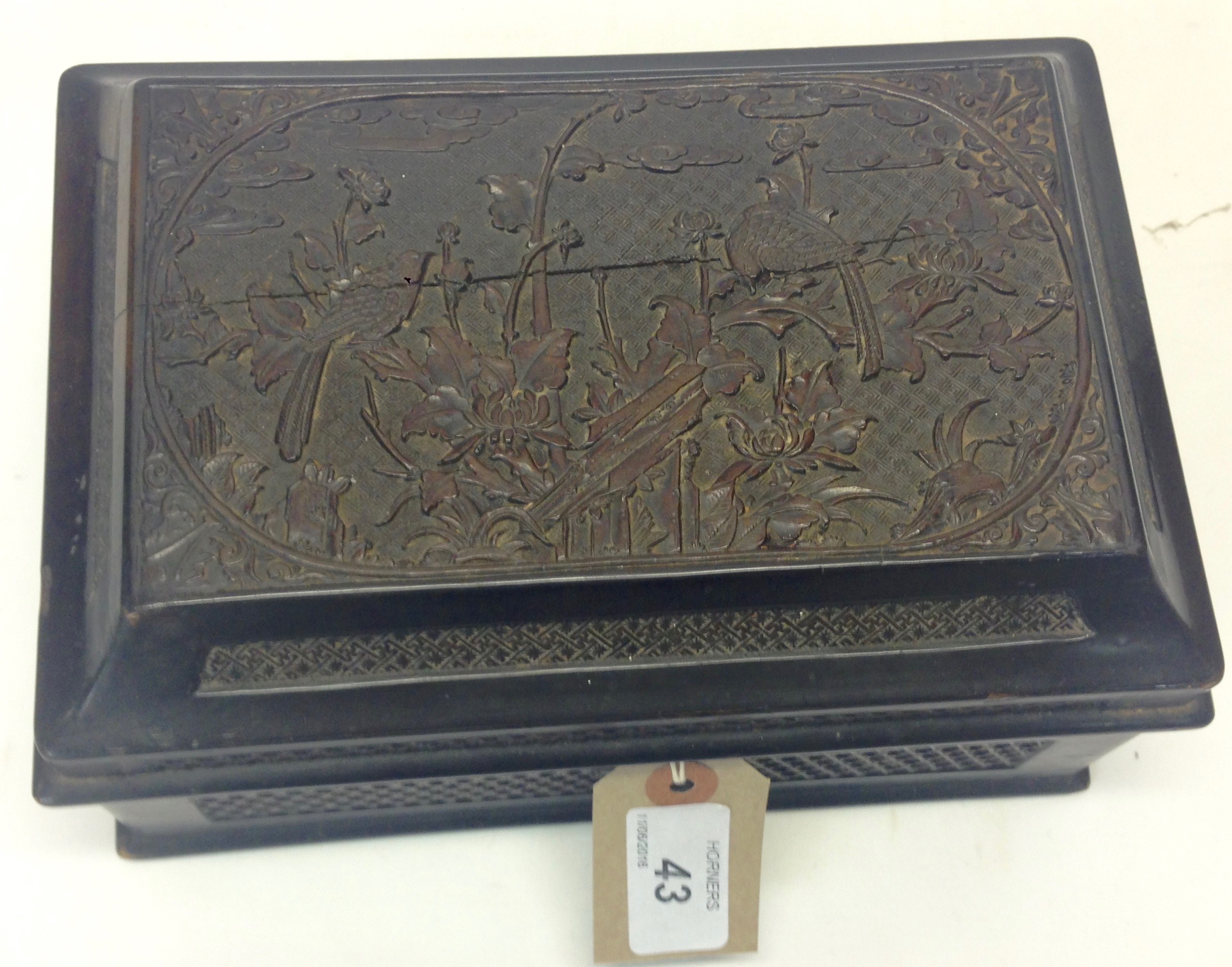 CHINESE CASKET STYLE TEA CADDY WITH LINER,