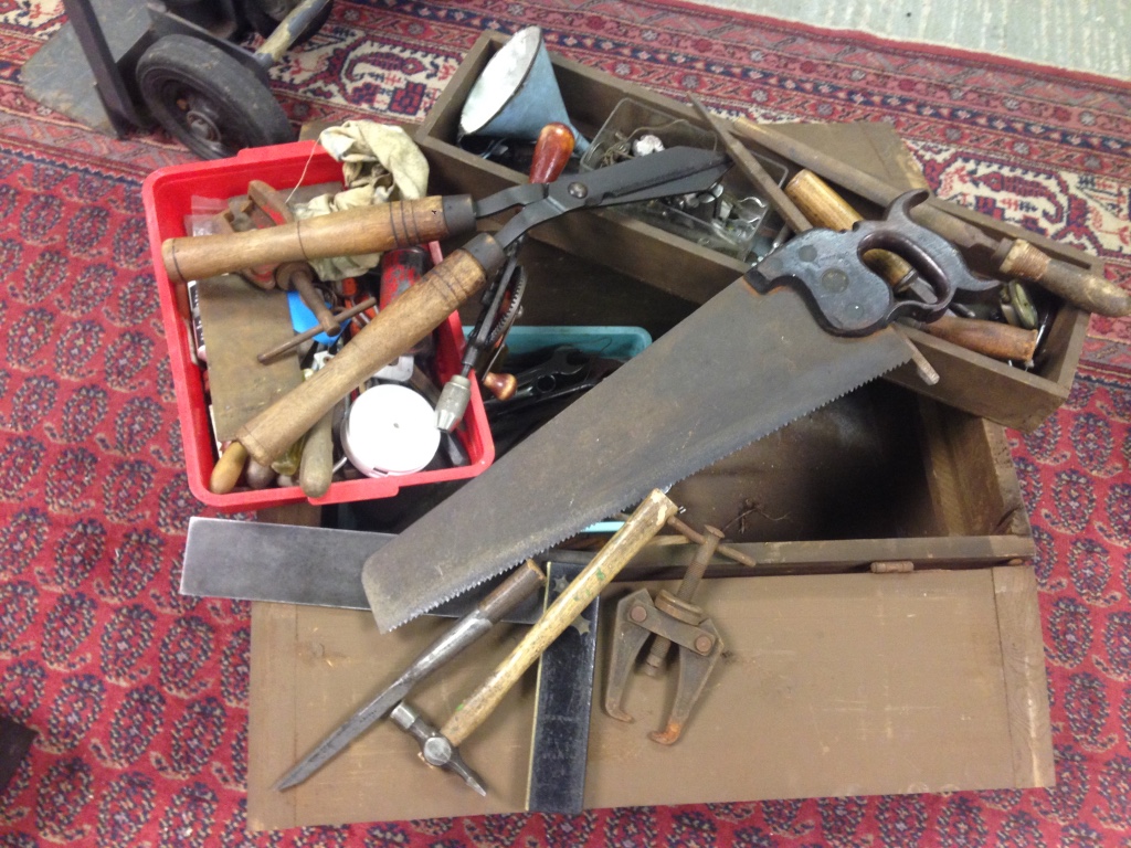 VINTAGE WOODEN TOOL CHEST AND CONTENTS