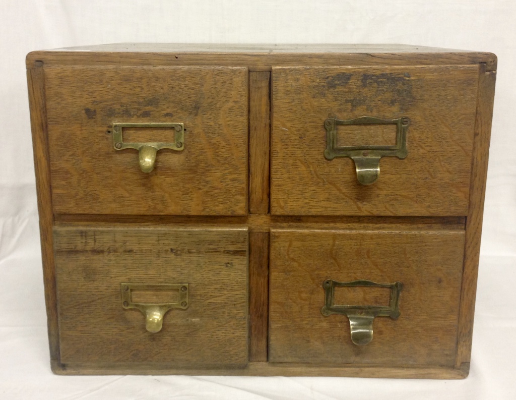 1940s OAK 4 DRAWER DESK TOP OFFICE FILING CHEST 30 X 40CM - Image 3 of 4