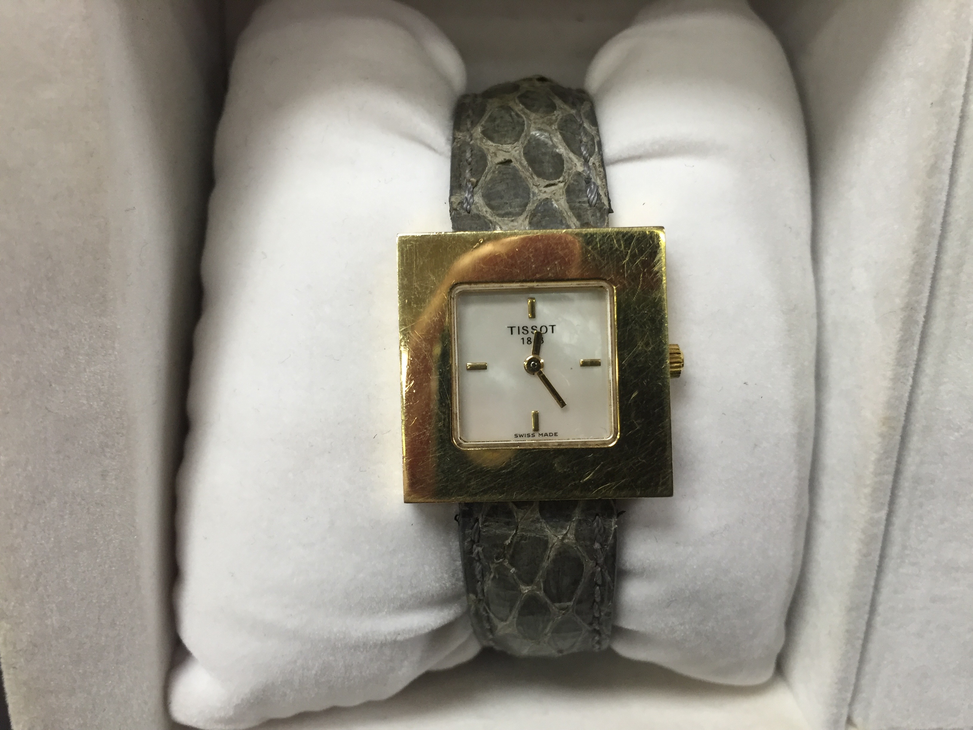 TISSOT DESIGNER LADY'S 18CT GOLD WRIST WATCH ON STYLISH DESIGNER STRAP, - Image 2 of 4