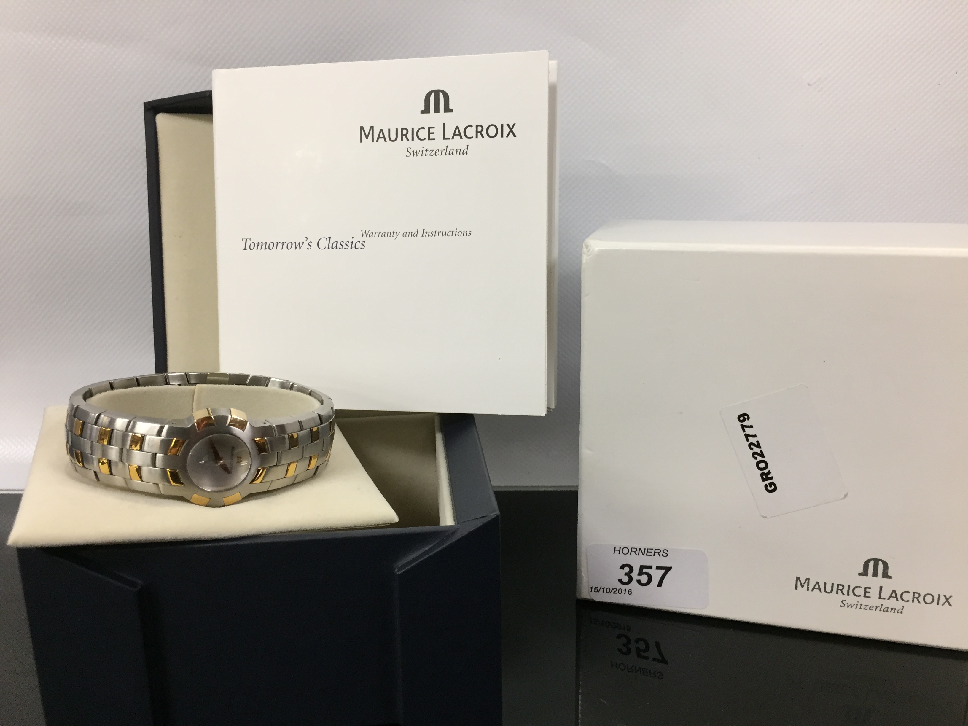 MAURICE LACROIX BOXED LADIES QUARTZ WATCH WITH CERTIFICATE