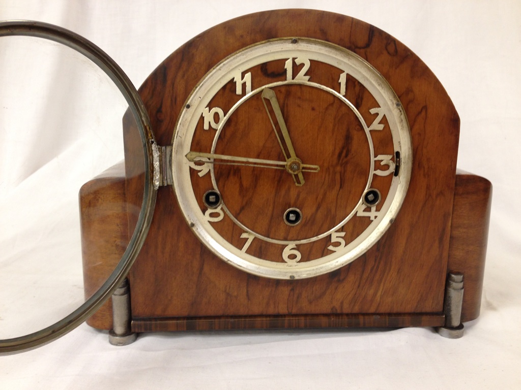 WALNUT CASED DECO STYLE CHIMING MANTEL CLOCK PIERCED CHAPTER RING WITH ARABIC NUMERALS KEY AND