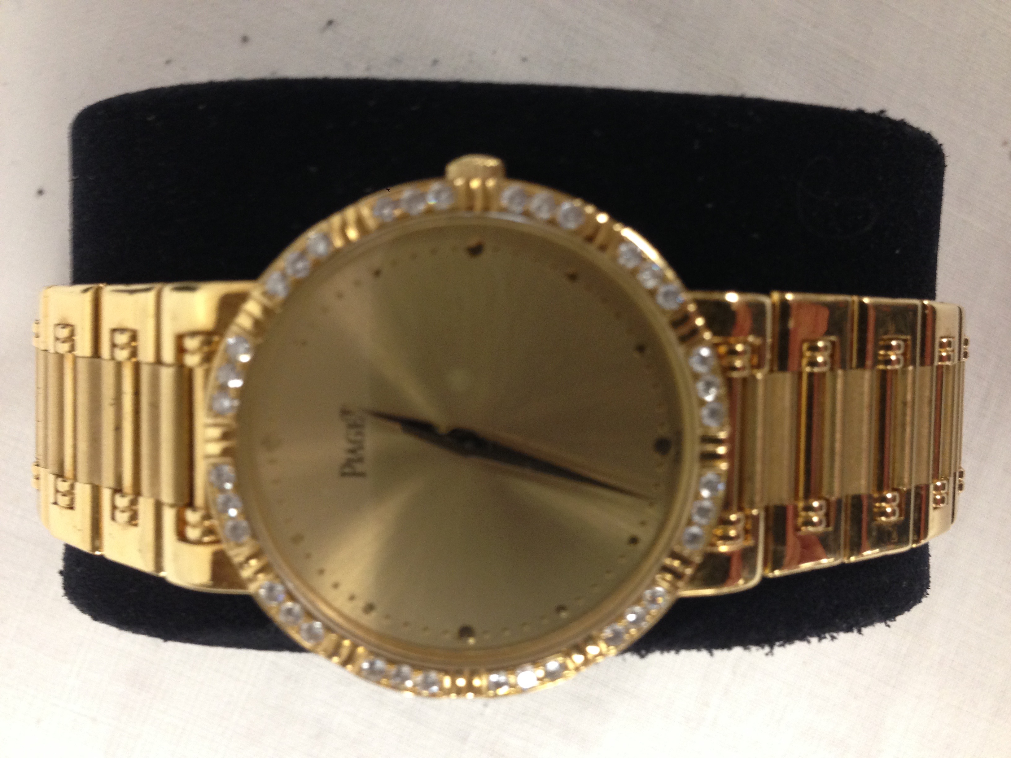 18CT GOLD DIAMOND SET "PIAGET DANCER" GENTS WRIST WATCH.