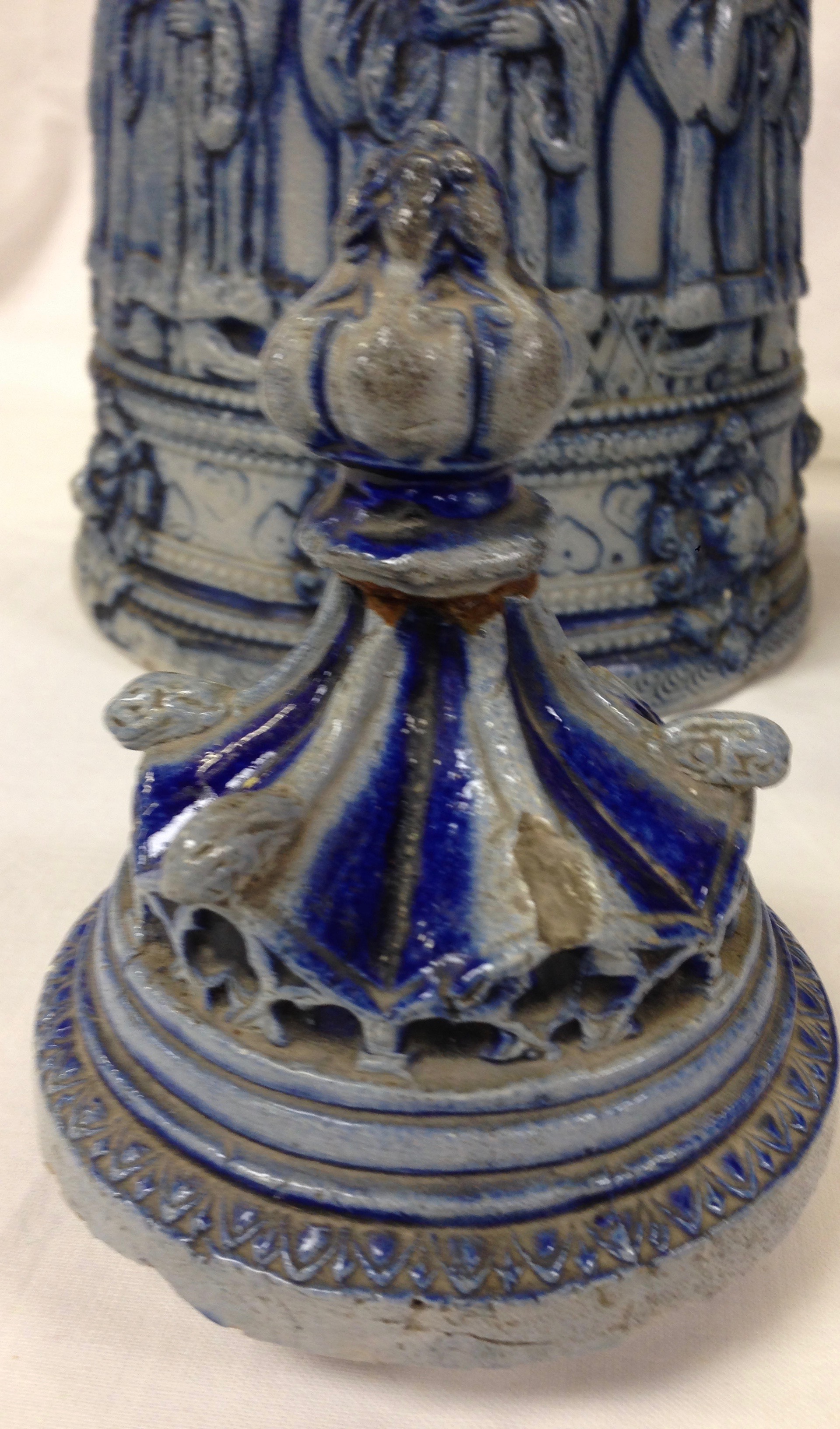 FIVE PIECES OF 19TH CENTURY GERMAN STONEWARE, A LARGE LIDDED FLAGON, 50 CM, - Image 7 of 11