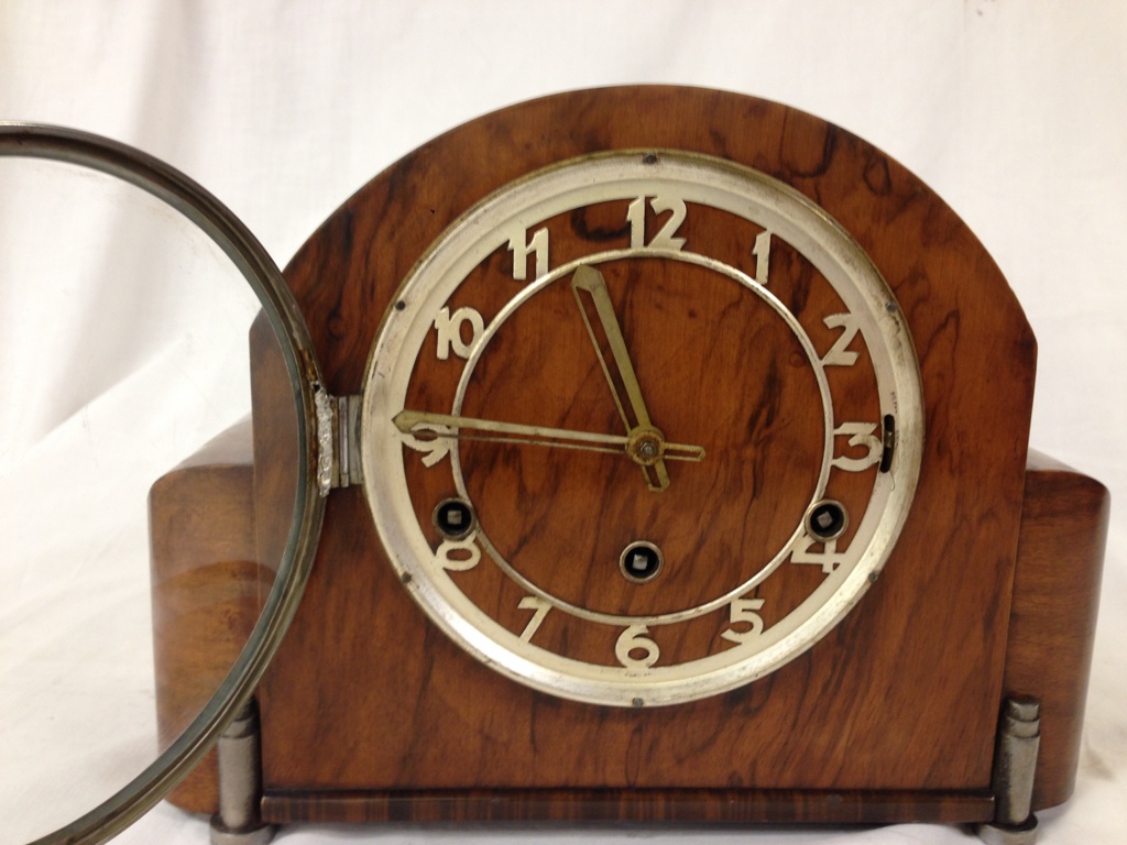 WALNUT CASED DECO STYLE CHIMING MANTEL CLOCK PIERCED CHAPTER RING WITH ARABIC NUMERALS KEY AND - Image 2 of 2