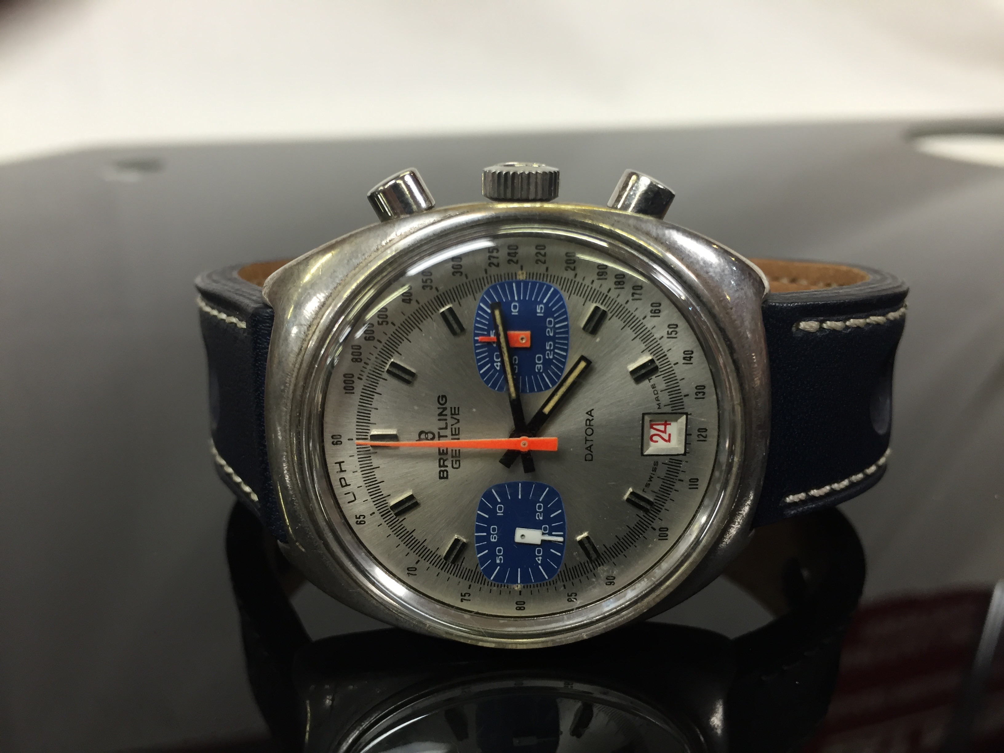 VINTAGE BRIETLING DATORA C1970 STAINLESS STEEL CASE WITH SILVERED FACE AND TWO BLUE SUBSIDIARY