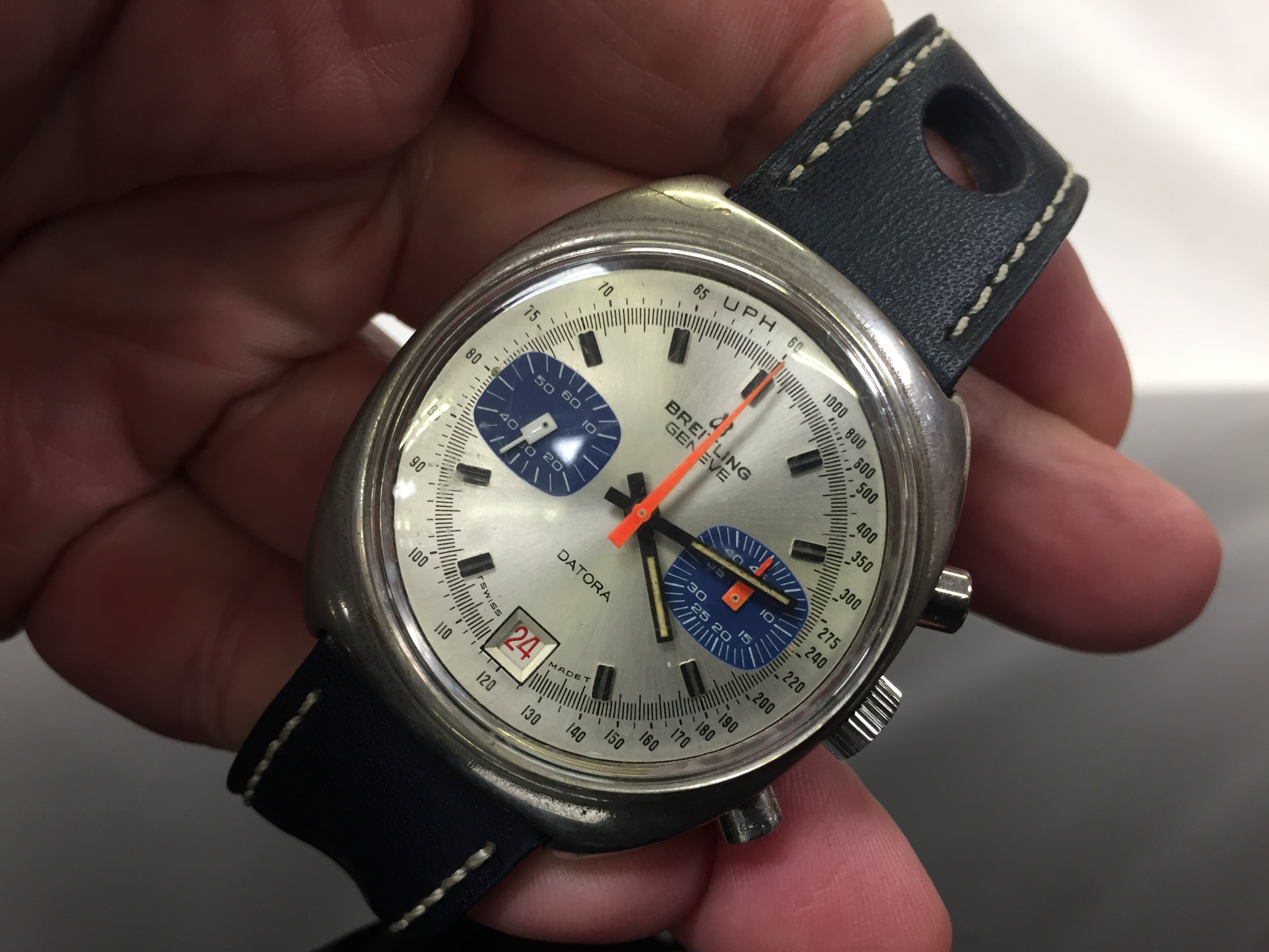 VINTAGE BRIETLING DATORA C1970 STAINLESS STEEL CASE WITH SILVERED FACE AND TWO BLUE SUBSIDIARY - Image 3 of 5