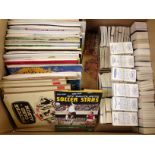BOX OF MAINLY TRADE IN ALBUMS AND LOOSE MANY BROOKE BOND AND LAMBERTS TEA