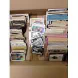 BOX OF MIXED CIG/TRADE CARDS,