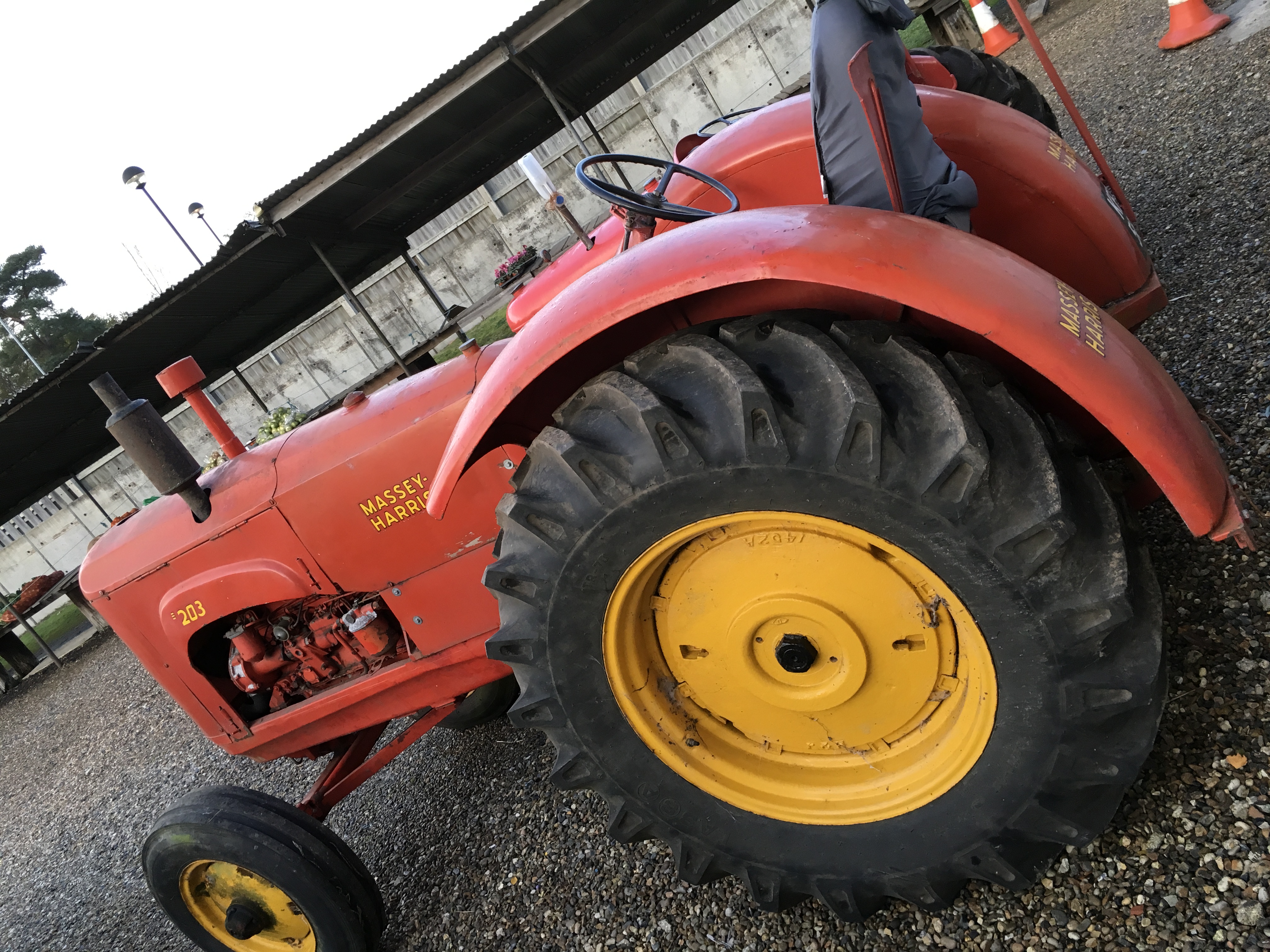 MASSEY HARRIS VINTAGE TRACTOR MANUFACTURED 1944 REG. KFF 561. - Image 5 of 5