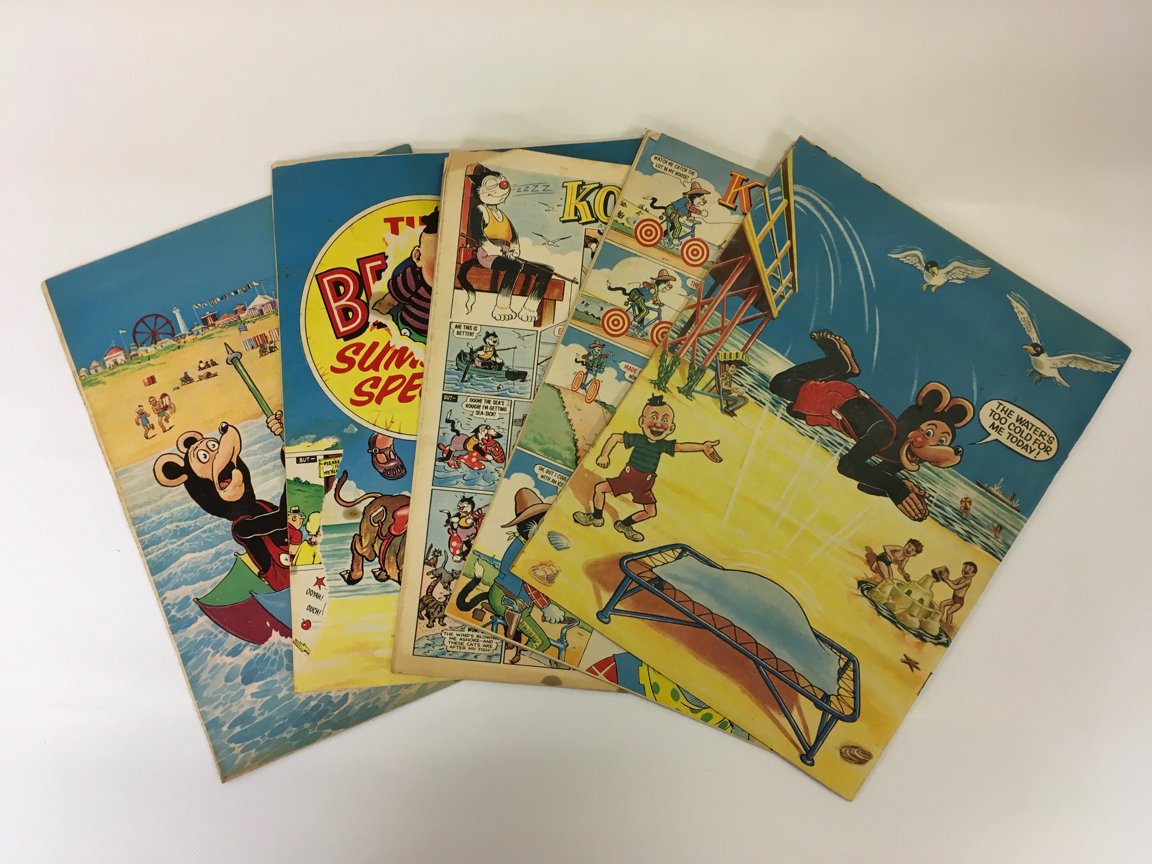 FIVE RARE AND COLLECTABLE 1960'S CHILDREN'S COMICS TO INCLUDE :- THE BEANO SUMMER SPECIAL 1964,