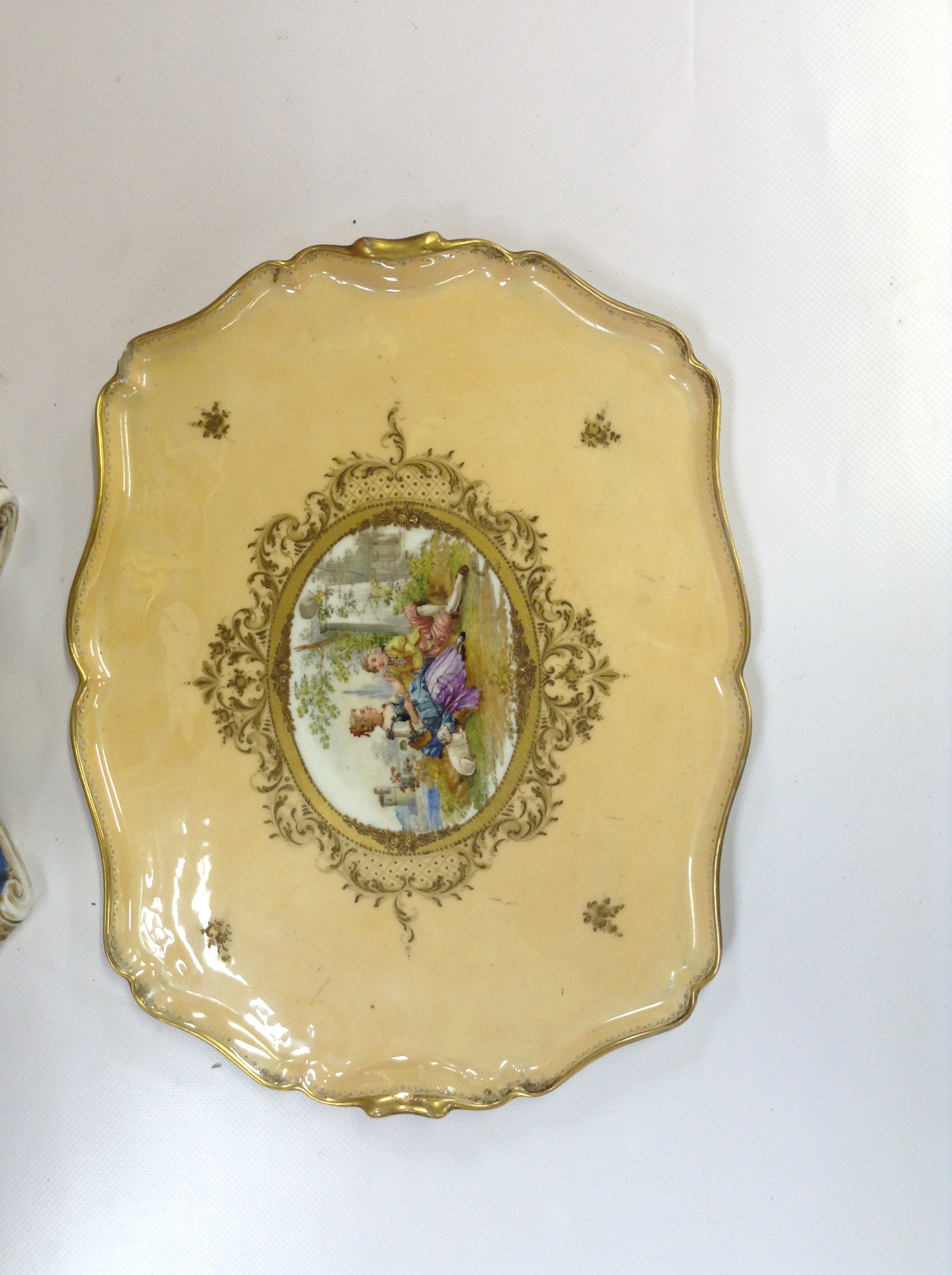 CONTINENTAL CHINA MANTLE CLOCK PAINTED WITH CLASSICAL SCENES ALONG WITH A DRESDEN PORCELAIN TRAY - Image 3 of 5