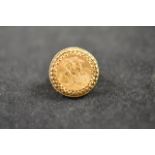 A 1963 Elizabeth II gold sovereign in pierced 9ct gold ring mount, size R - approx weight 16.5g
