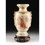 A VINTAGE SATSUMA PARCEL GILT AND POLYCHROME ENAMELED EARTHENWARE VASE, EARLY 20TH CENTURY,