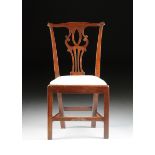 A RURAL AMERICAN CHIPPENDALE CARVED MAHOGANY SIDE CHAIR, LATE 18TH/EARLY 19TH CENTURY, with a