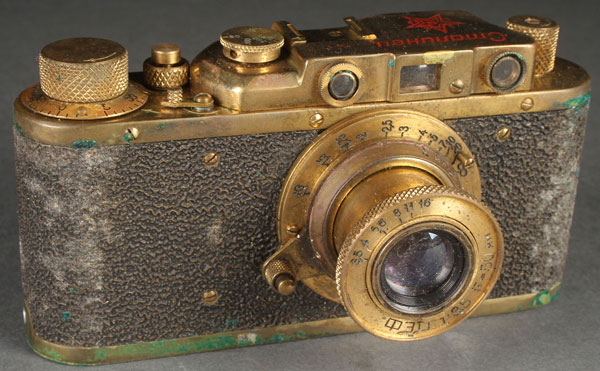 A PAIR OF RUSSIAN SOVIET PERIOD MADE COPIES OF LEICA CAMERAS. Including one bearing German WWII - Image 2 of 5