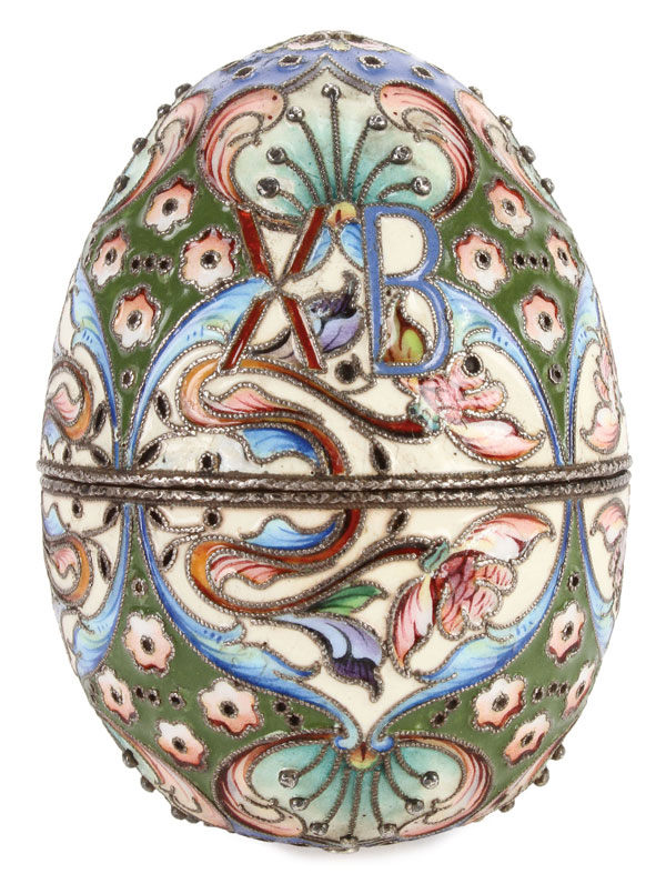 A FINE RUSSIAN SILVER GILT AND SHADED ENAMEL EASTER EGG, DIMITRIY EGOROV, MOSCOW, 1908-1917. - Image 5 of 7