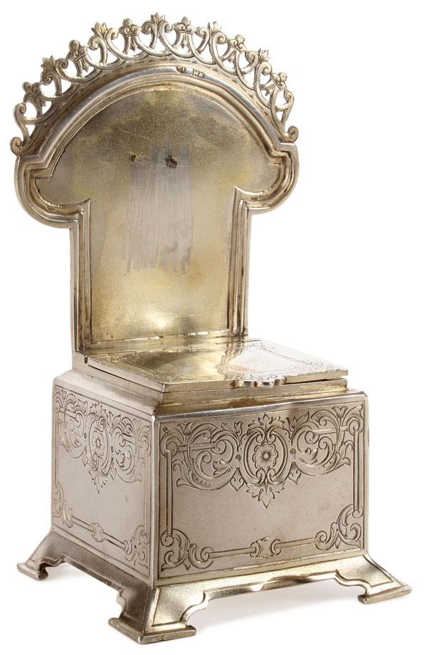 A RUSSIAN SILVER GILT AND ENGRAVED SALT THRONE, MOSCOW, 1896. Resting on four raised feet, the