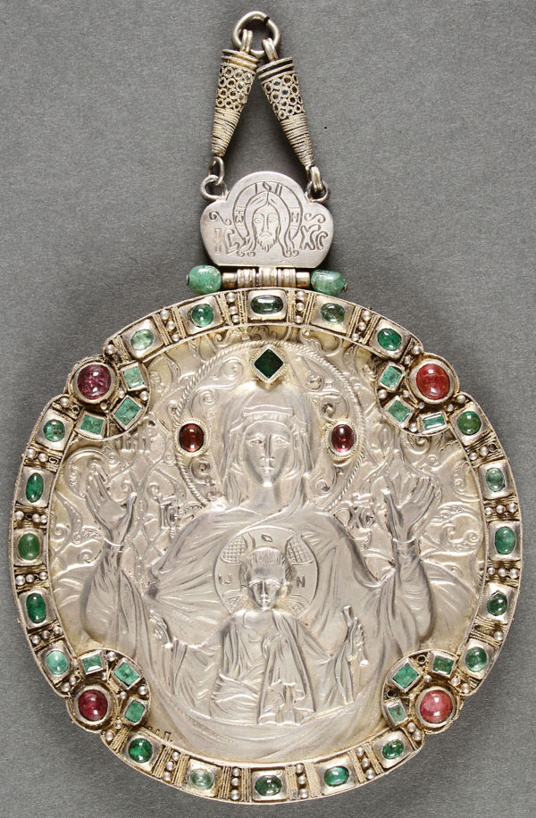 A VERY FINE RUSSIAN SILVER-GILT AND GEM SET NEO BYZANTINE PANAGIA, MOSCOW, DATED 1915. The large