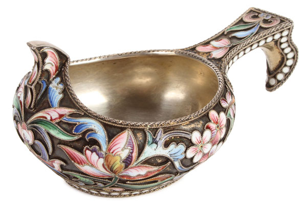 A FINE RUSSIAN SILVER GILT AND SHADED ENAMEL KOVSH, MARIA SEMENOVA, MOSCOW, 1908-1917. Of