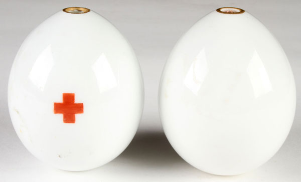 A PAIR OF IMPERIAL RUSSIAN EASTER EGGS, IMPERIAL PORCELAIN FACTORY, ST. PETERSBURG, CIRCA 1914. The - Image 2 of 2