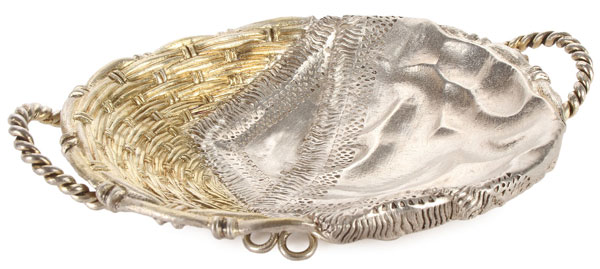 A RUSSIAN SILVER GILT TROMPE L’OEIL CANDY TRAY, MOSCOW, 1874. Resting on a twisted wire foot and