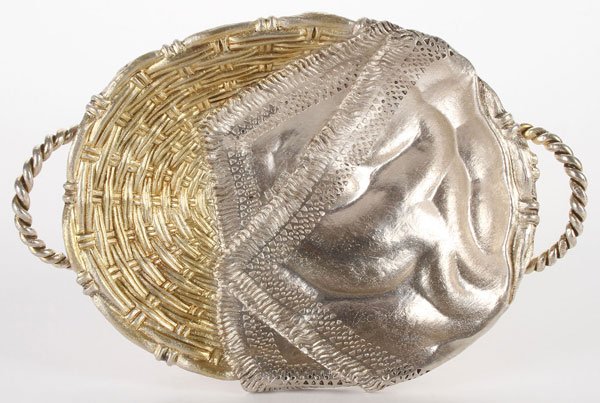 A RUSSIAN SILVER GILT TROMPE L’OEIL CANDY TRAY, MOSCOW, 1874. Resting on a twisted wire foot and - Image 2 of 3