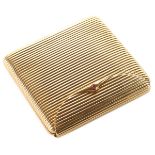 AN INTERESTING RUSSIAN 18K GOLD CIGARETTE CASE, ST. PETERSBURG, CIRCA 1875. The ribbed body with