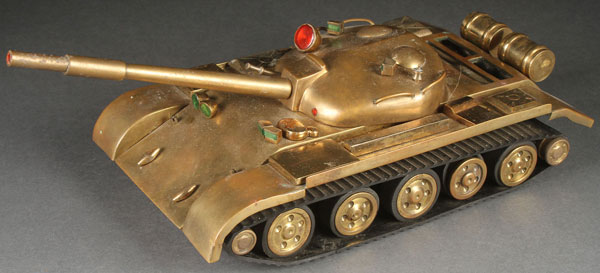 A PAIR OF UNIQUE RUSSIAN SOVIET MACHINIST-MADE BRASS TANK MODELS, CIRCA 1975. Comprising two well- - Image 2 of 3