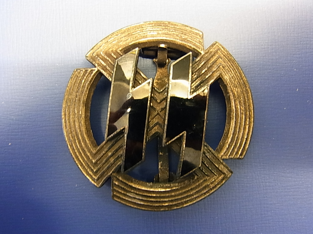 German Pattern S.S. Germanic Proficiency Runes Badge in silver. Makers ...