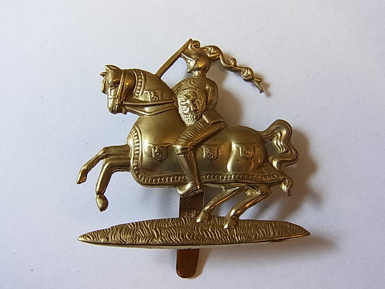 The Fifeshire and Forfarshire Yeomanry (Dragoons) cap badge, K&K: 1474 (White-Metal, Slider)