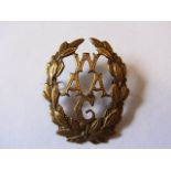 Women's Army Auxiliary Corps WWI Cap badge, KC (Brass, lugs) K&K: 1066