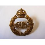 The Queen's Bays (2nd Dragoon Guards) WWI/II Cap badge (Brass, lugs) K&K: 737