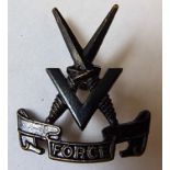 Burma 'V' force WWII British Special Forces Cap badge (Blackened-bronze, lugs) K&K: 2072