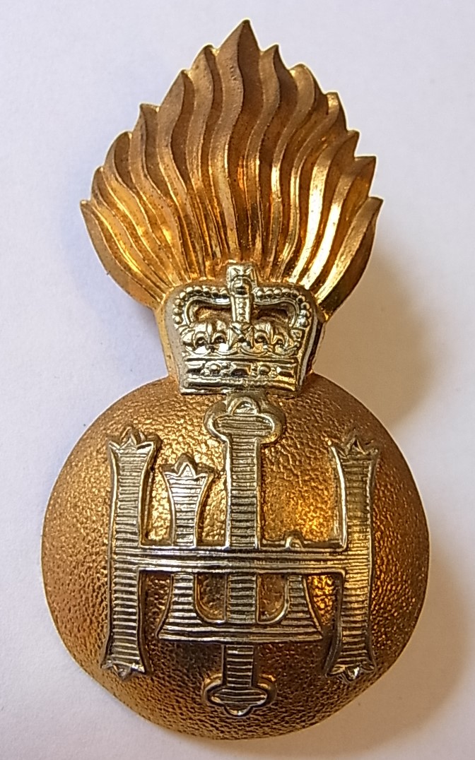 Royal Highland Fusiliers 1959, officers cap badge (Staybright, lugs) QC