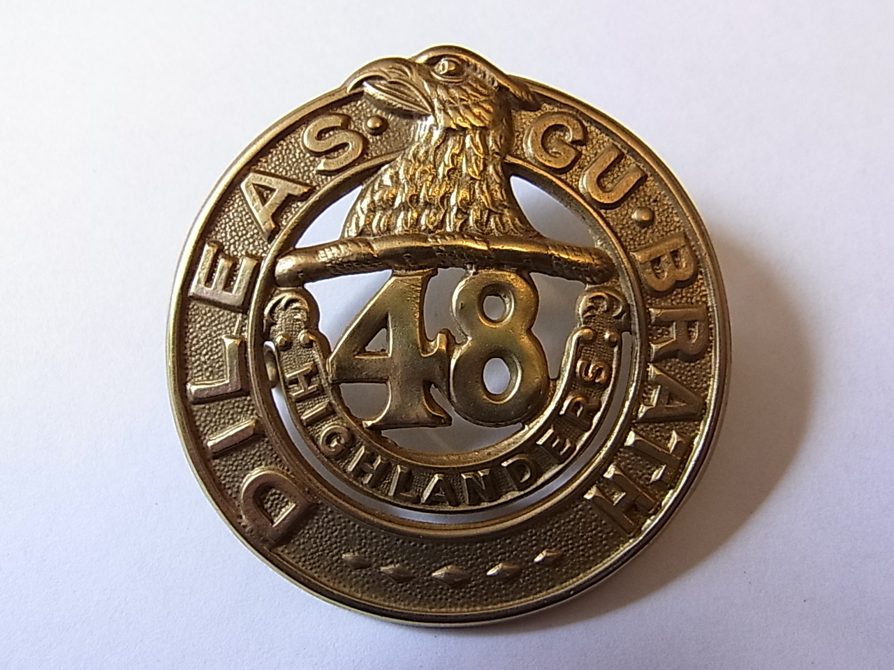 48th Canadian Highlander Regiment WWI Glengarry cap badge (White-Metal, lugs)