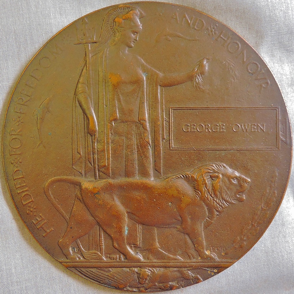 WWI British Pair and Death Plaque Suffolk/Cambridgeshire Regiment to 50050 PTE George Owen, Suff. R. - Image 3 of 3